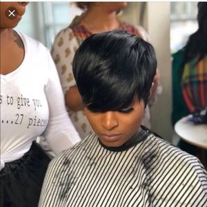 Meet your Posher, Dominique